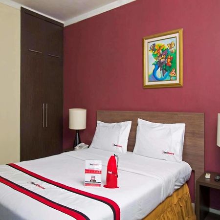 Hotel Reddoorz Premium @ Thamrin Kebon Sirih à Jakarta Extérieur photo
