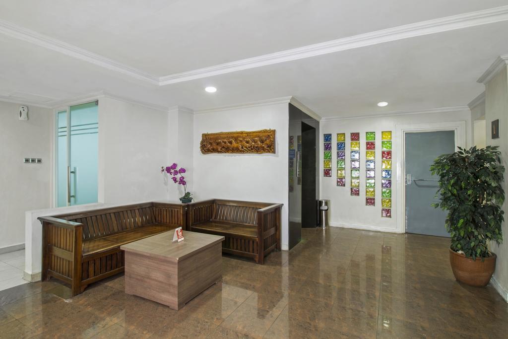 Hotel Reddoorz Premium @ Thamrin Kebon Sirih à Jakarta Extérieur photo