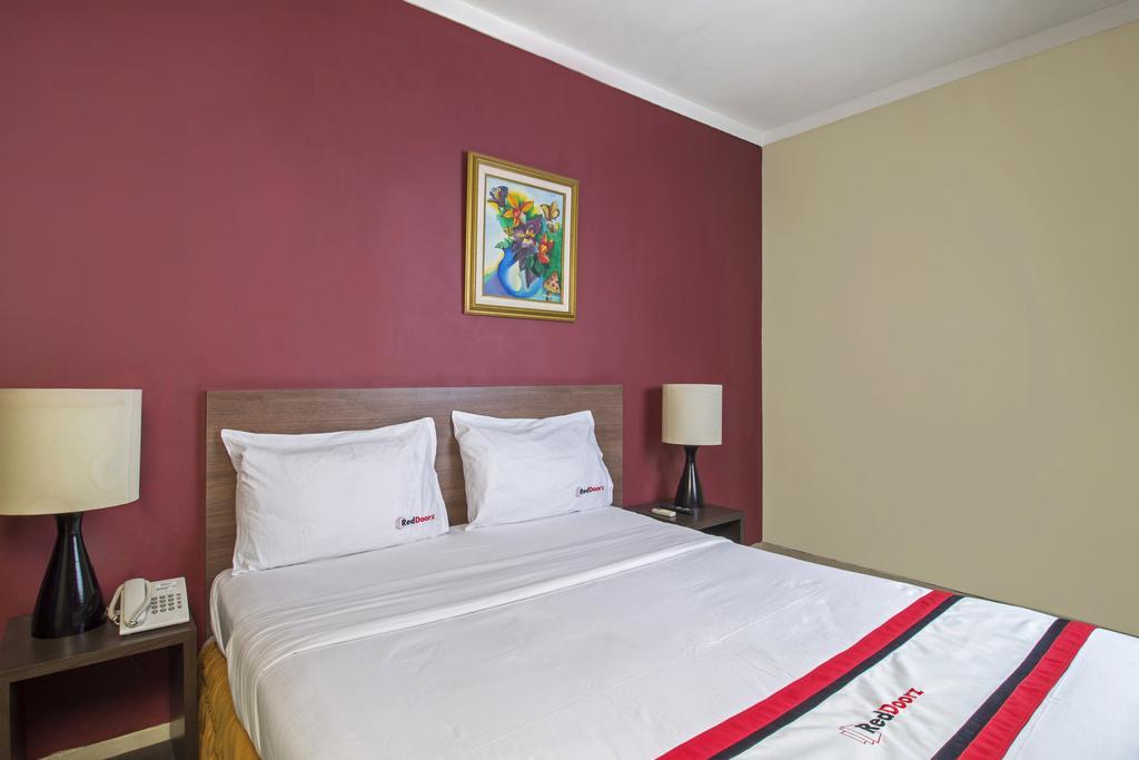 Hotel Reddoorz Premium @ Thamrin Kebon Sirih à Jakarta Extérieur photo