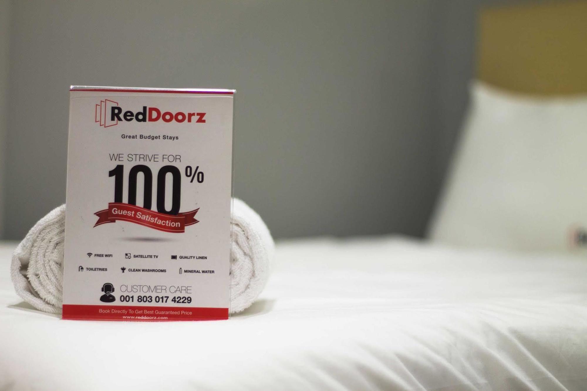 Hotel Reddoorz Premium @ Thamrin Kebon Sirih à Jakarta Extérieur photo