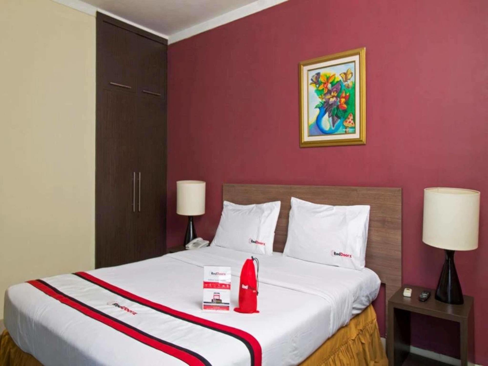 Hotel Reddoorz Premium @ Thamrin Kebon Sirih à Jakarta Extérieur photo
