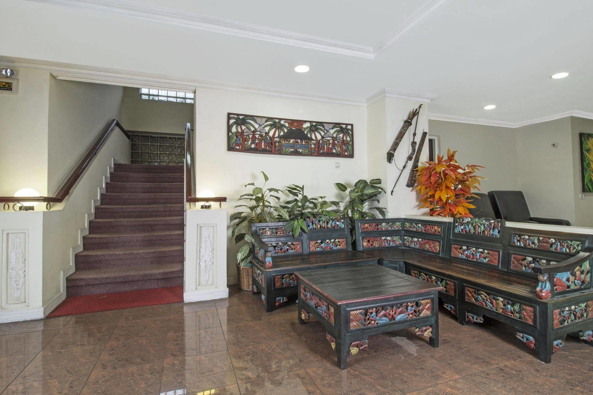 Hotel Reddoorz Premium @ Thamrin Kebon Sirih à Jakarta Extérieur photo