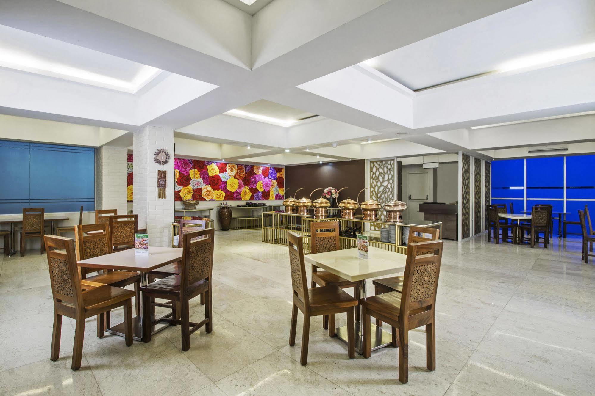 Hotel Reddoorz Premium @ Thamrin Kebon Sirih à Jakarta Extérieur photo