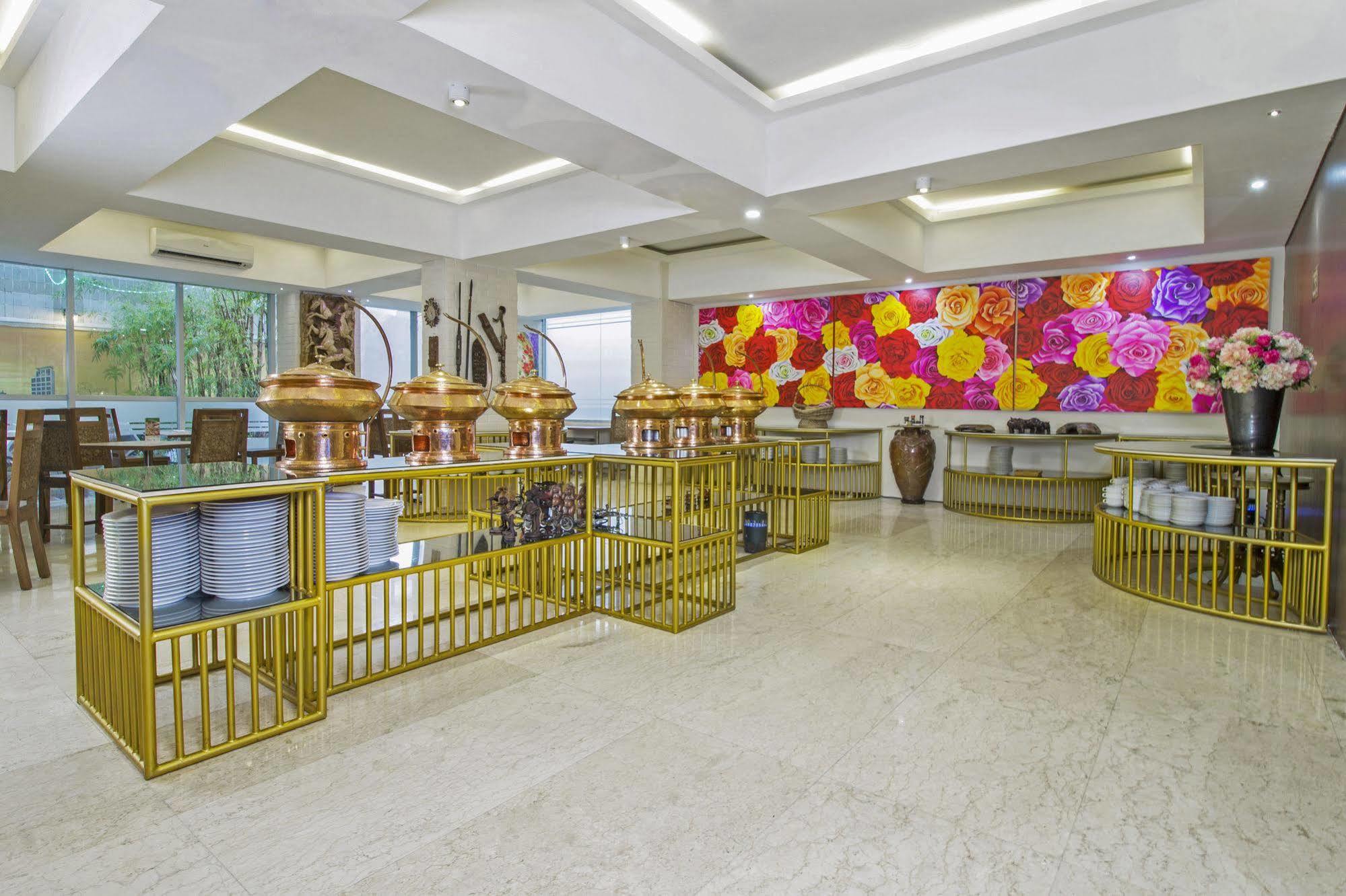 Hotel Reddoorz Premium @ Thamrin Kebon Sirih à Jakarta Extérieur photo