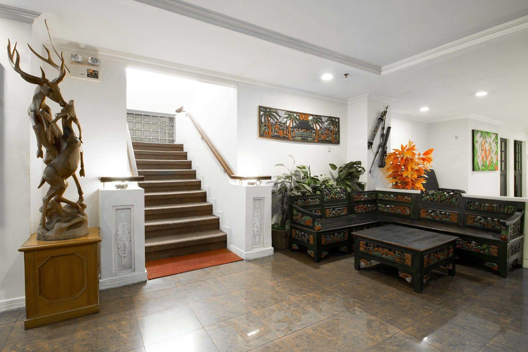Hotel Reddoorz Premium @ Thamrin Kebon Sirih à Jakarta Extérieur photo
