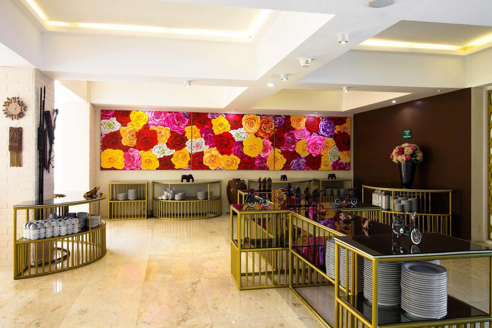 Hotel Reddoorz Premium @ Thamrin Kebon Sirih à Jakarta Extérieur photo