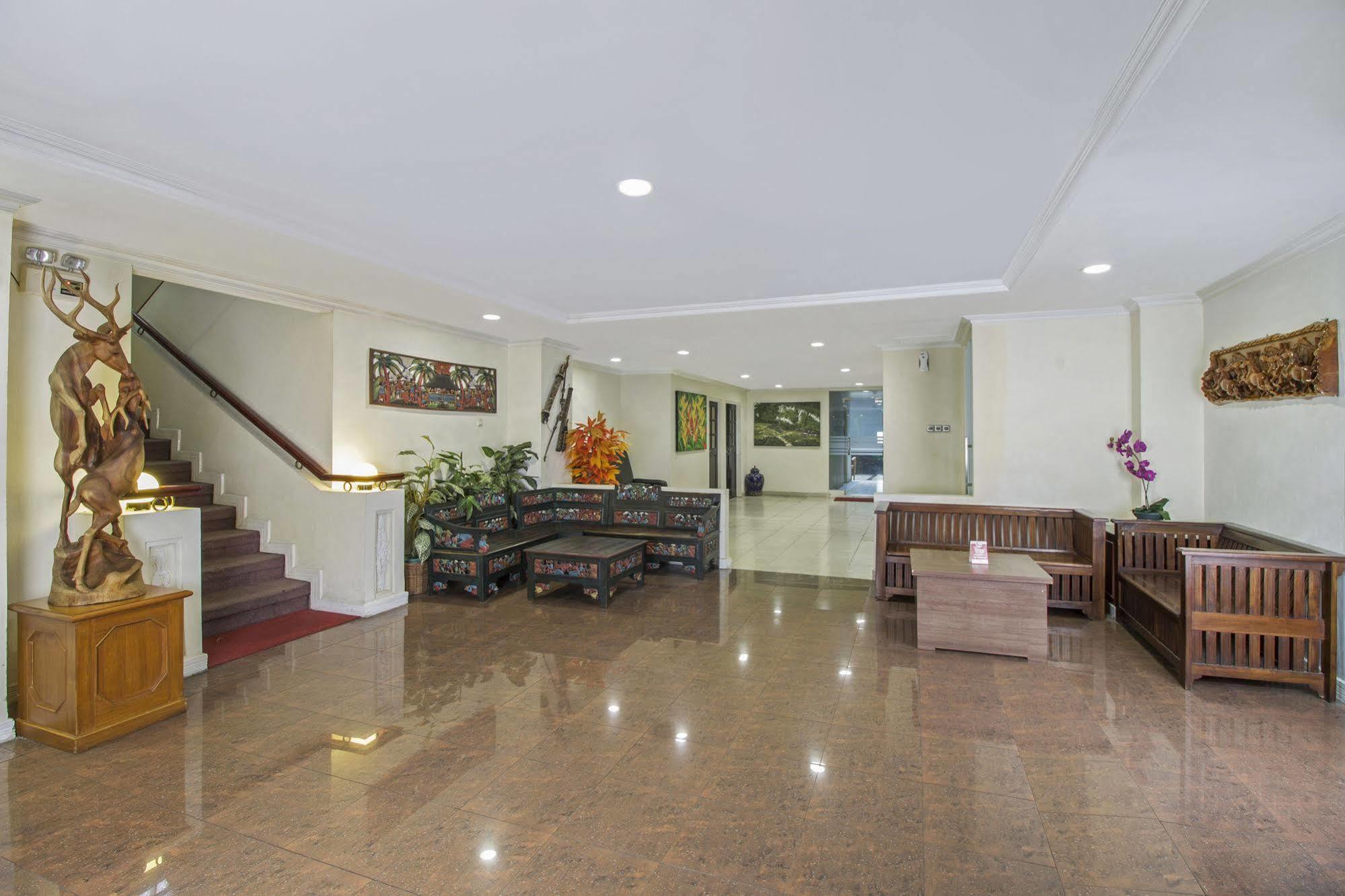 Hotel Reddoorz Premium @ Thamrin Kebon Sirih à Jakarta Extérieur photo
