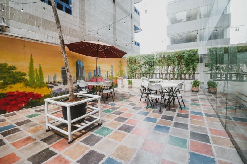 Hotel Reddoorz Premium @ Thamrin Kebon Sirih à Jakarta Extérieur photo