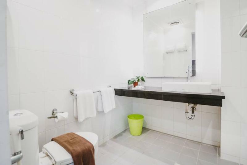 Hotel Reddoorz Premium @ Thamrin Kebon Sirih à Jakarta Extérieur photo